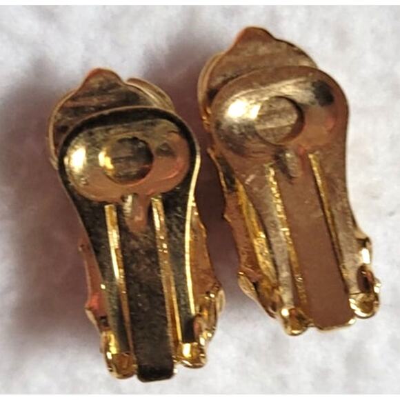 Roman Earrings Clip Magenta Pink Rhinestone Goldtone Half Hoops 80s Vtg High End - Picture 6 of 6